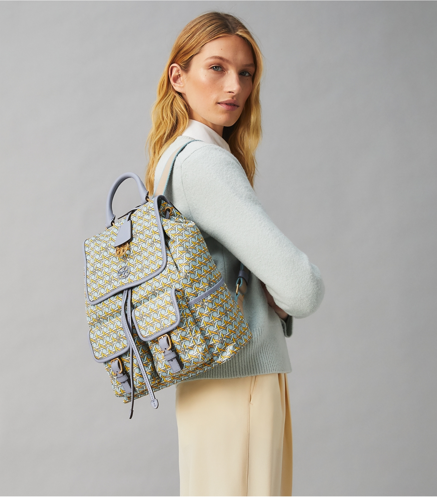 piper 印花双肩包-汤丽柏琦tory burch中国官网